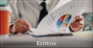 elitelia insights how to evaluate a private credit investment imagen editorial Investor reviewing private credit analysis and financial charts